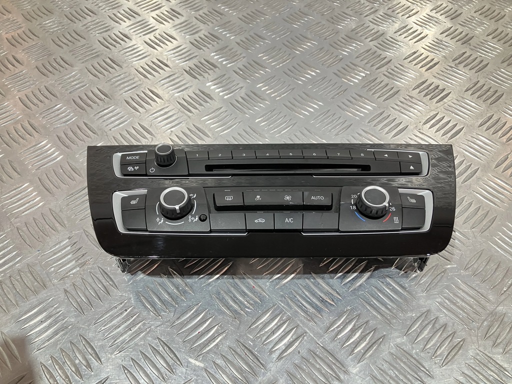 фото №1, Панель навигации радио bmw 2 f22 lci