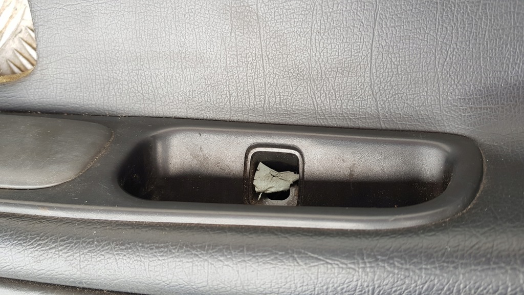 фото №10, Volvo v70 обшивка обивка правая перед