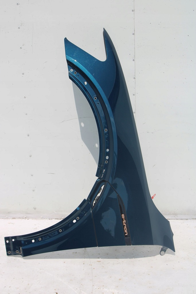 фото №10, Audi e tron перед matrix капот крила бампер передній лампи крила лампа