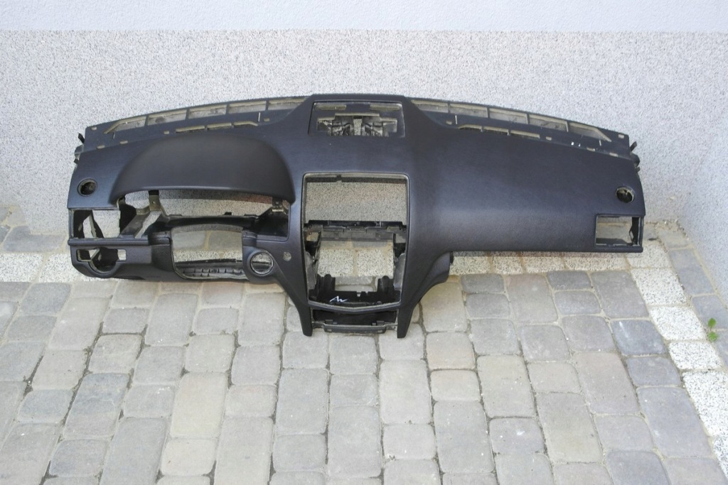 фото №1, Mercedes w204 c приборная панель консоль приборная панель pulpit полка