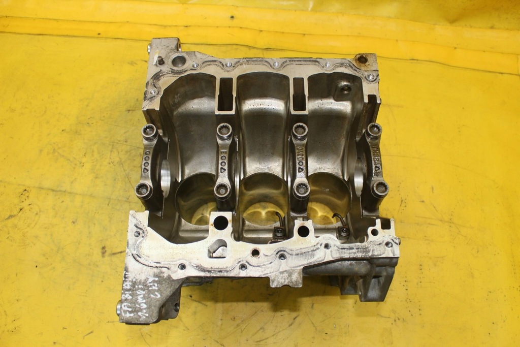 фото №10, Блок двигуна fabia iii 1.0 mpi chy 04c103023