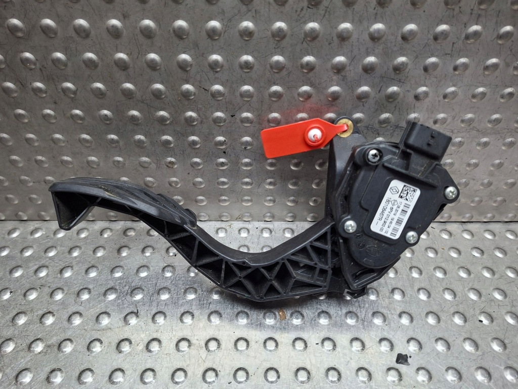 Потенциометр педаль газа 180108467r renault clio v 2019- Цена