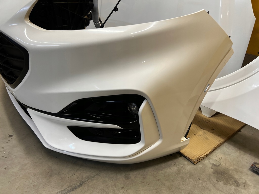 фото №8, Капот лампы перед радиатор st-line ford kuga mk3 frozen white