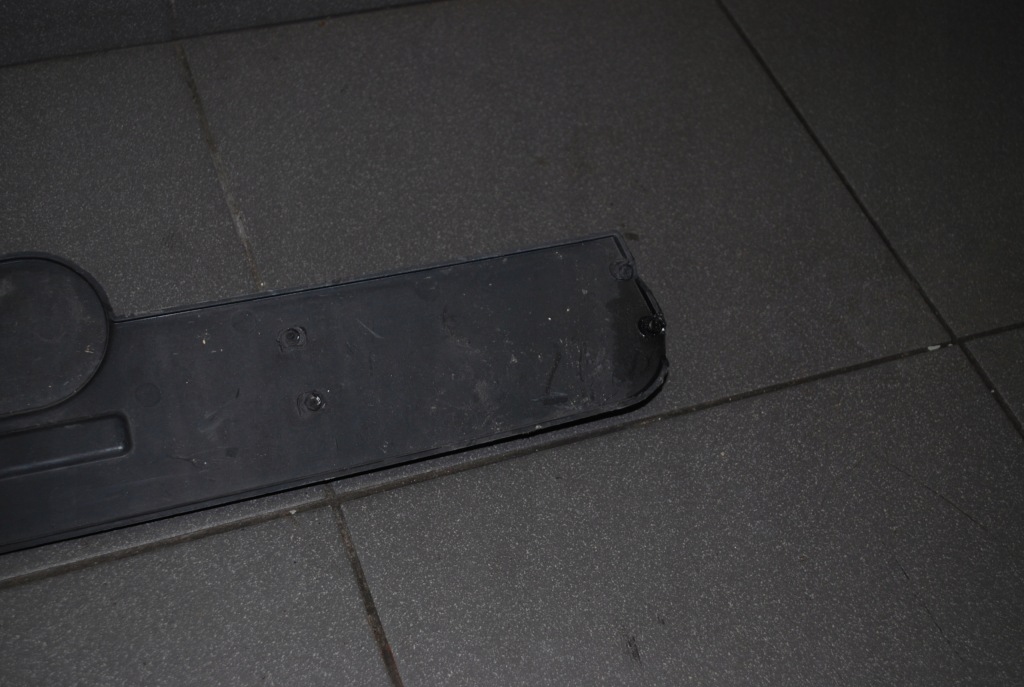 Молдинг накладка решетка поперечина a3 8p рестайлинг  8p0853037 в Украине