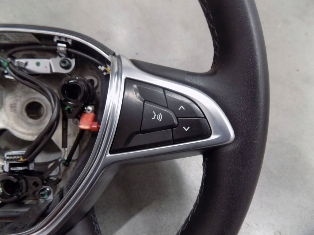 фото №7, Dacia duster ii 2018- воздуховод кожаный мультифункция 484007585r