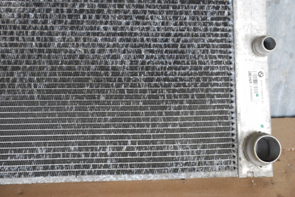 Купити Радіатор води bmw e60 3.0d 7795878