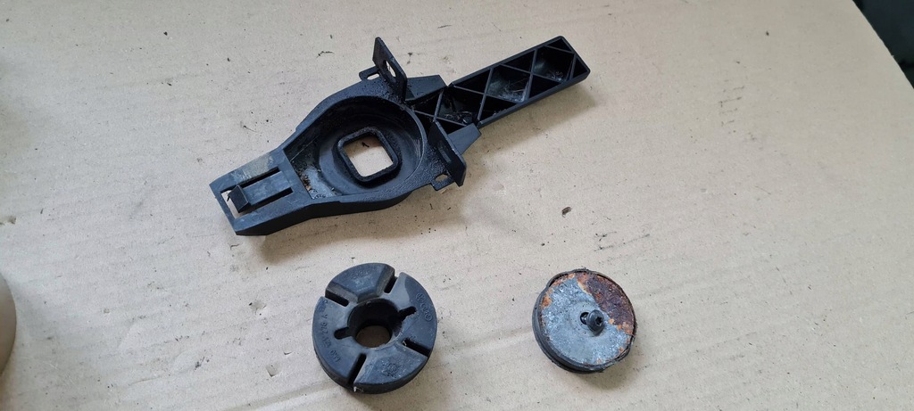 фото №8, A4 b8 lift s4 кронштейн кронштейн радиатора нижние крепление a5 q5 8k0805201