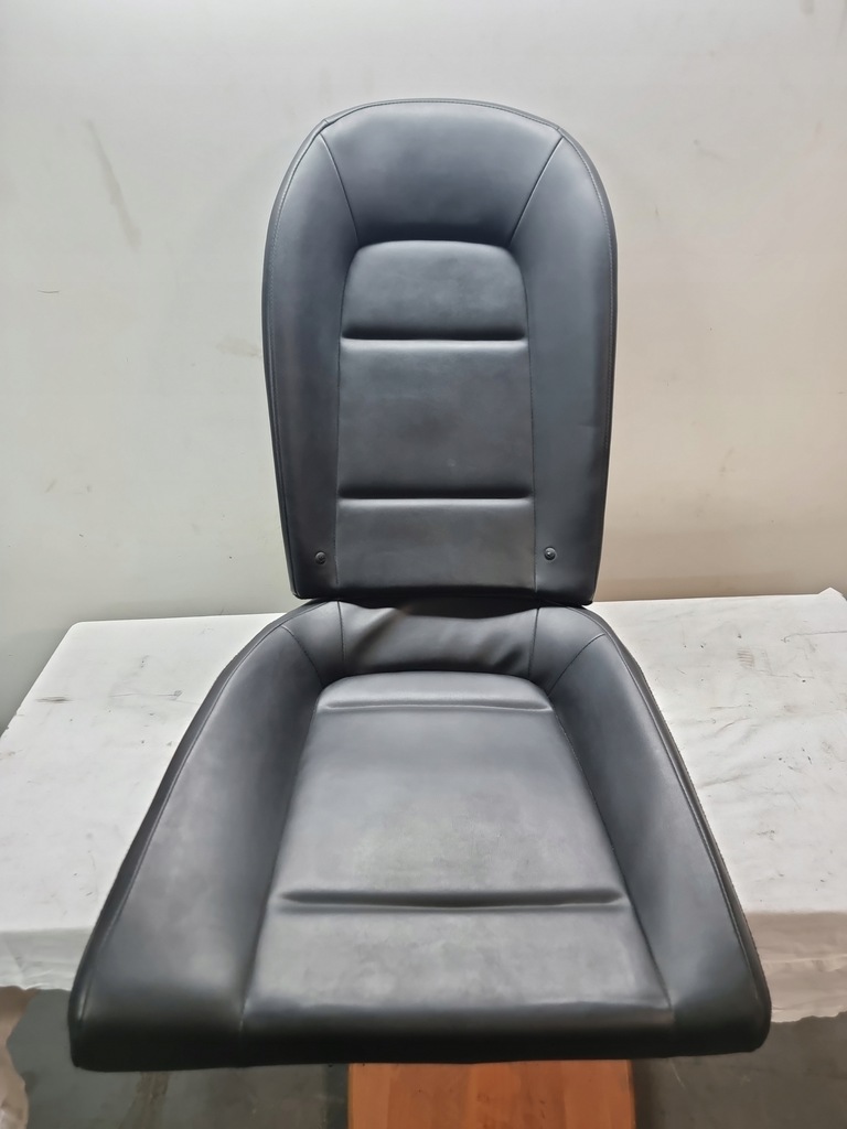 фото №1, Nissan gtr r35 обивка сиденье спинка правая сторона заднее сиденье задняя