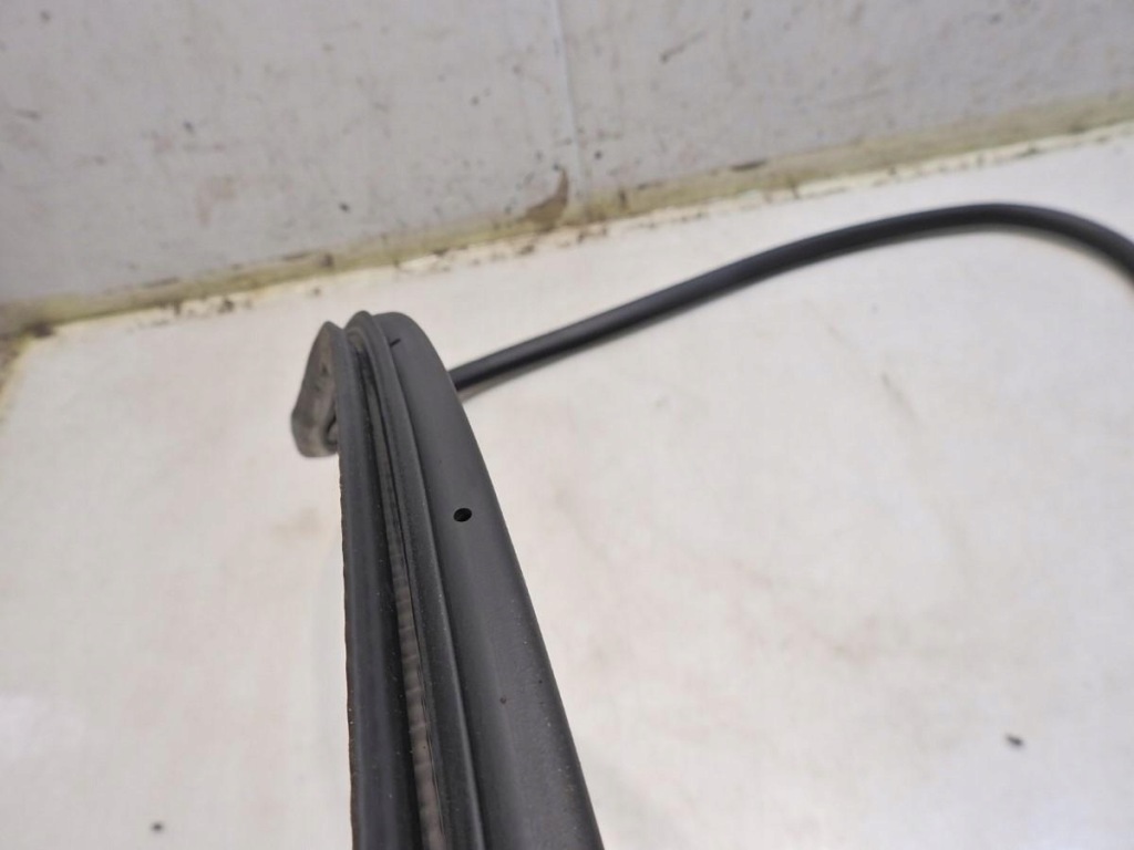 фото №3, Прокладка дверь правый перед audi a6 c6 4f0831721