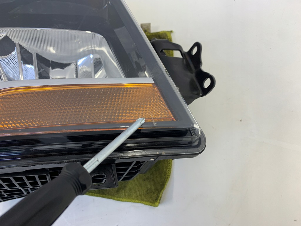 фото №15, Лампа scania h7 r s g p next gen 2674385 rh лампа передня h7