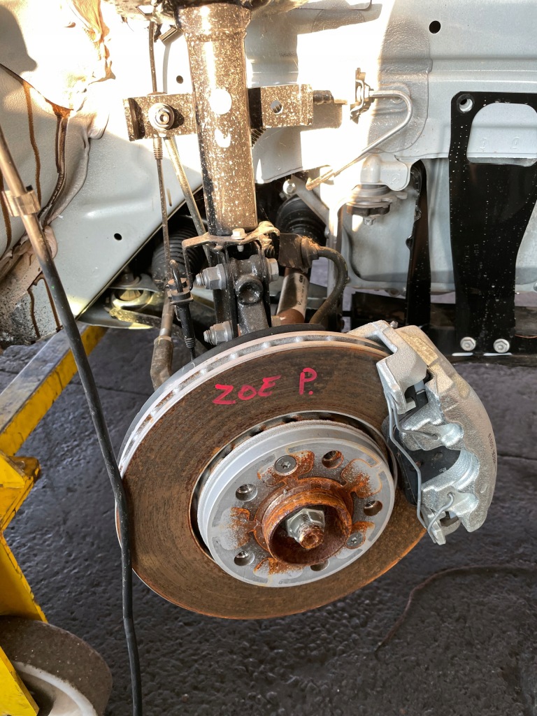 фото №1, Renault zoe ii lift права поворотний кулак ступиця амортизатор перед