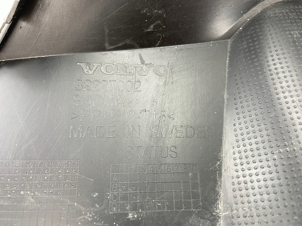 фото №11, Volvo v60 ii накладка бампера задня 32227002
