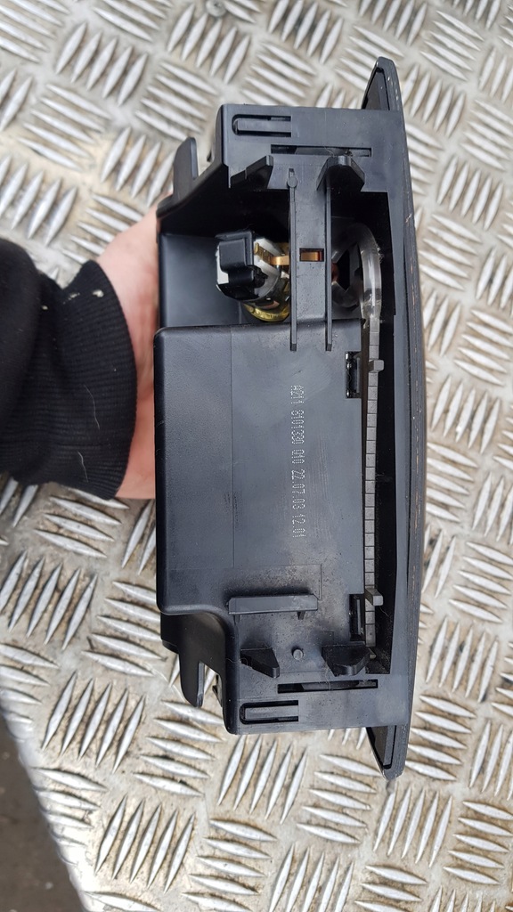 фото №13, Mercedes w211 пепельница бардачок drewno