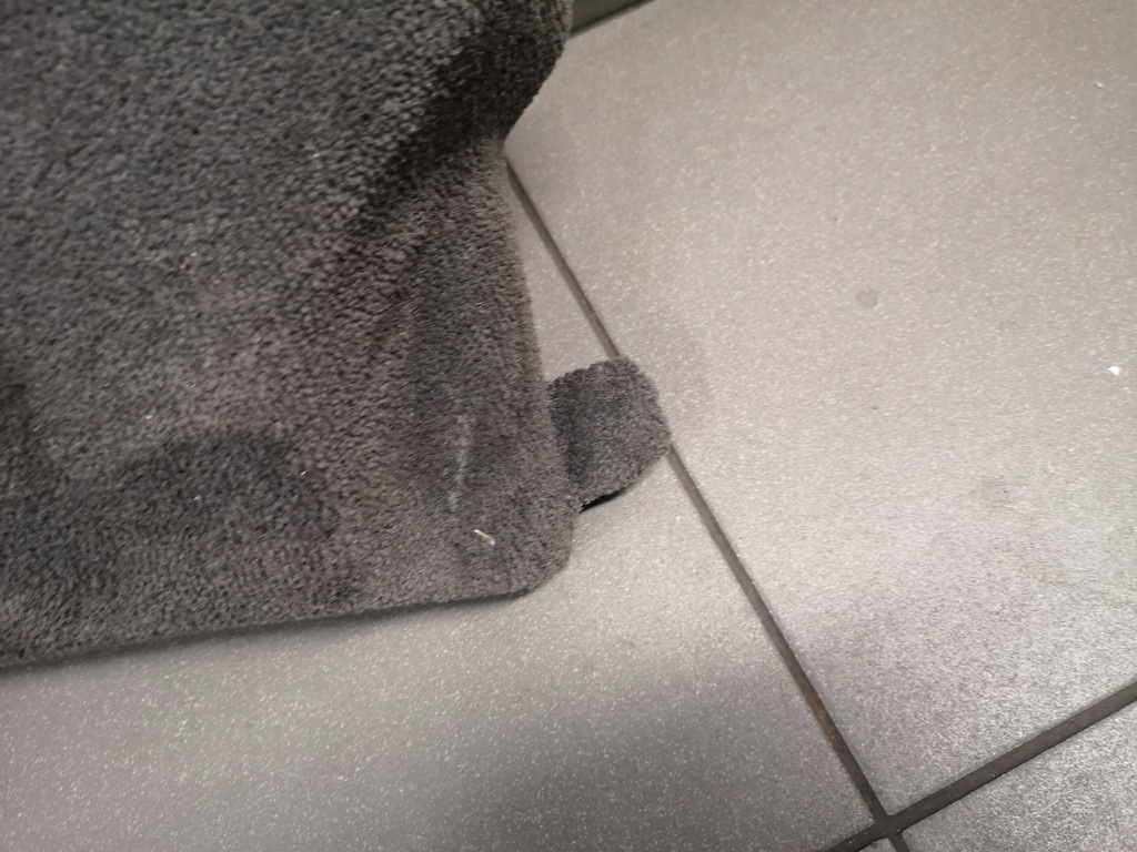 фото №4, Защита предохранителей audi a8 d2 4d1867266g