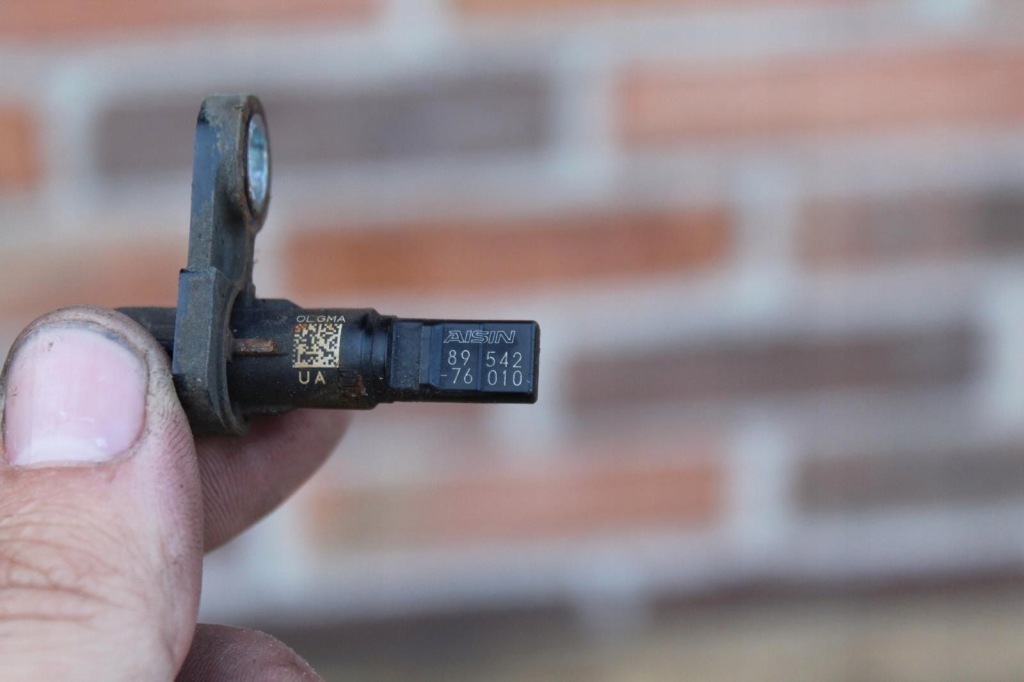 Датчик скорости вращения колеса abs правый lexus ux 250h 2021 Недорого