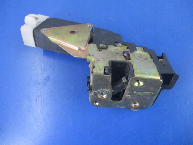 фото №1, Mitsubishi space star i замок правий перед 2pin