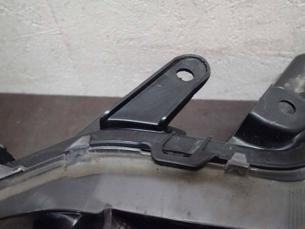 фото №2, Лампа перед левая toyota yaris cross full led