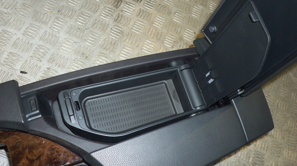 фото №9, Bmw 5 e60 e61 панель приладів приладова консоль тунель / запуск стоп