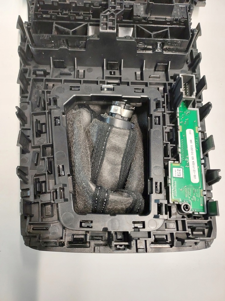 фото №10, Пепельница выборщик передач skoda octavia iii 5e1713203s 5e0035502