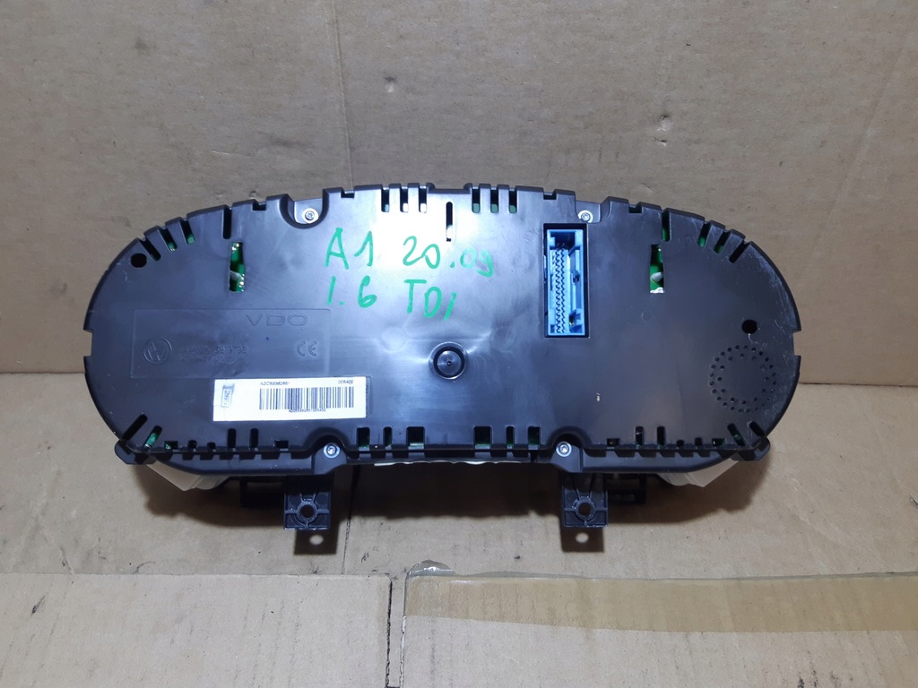 фото №10, Audi a1 8x tdi счетчик приборы спидометр версия angielska 8x0920980a