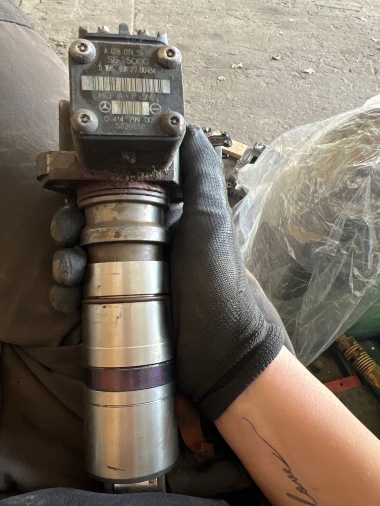 Купить Насос pld mercedes-benz om501 om502 насос pld actros axor tourismo