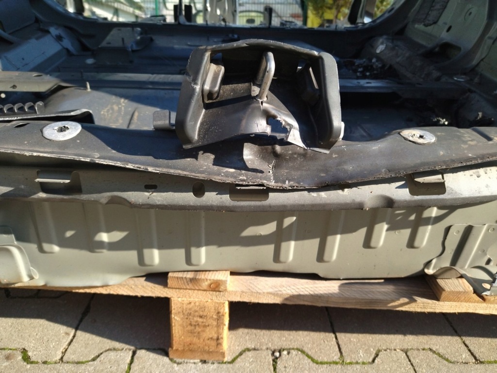 фото №16, Чверть обшивка чверть задня задня піддон volvo xc60 ii 717