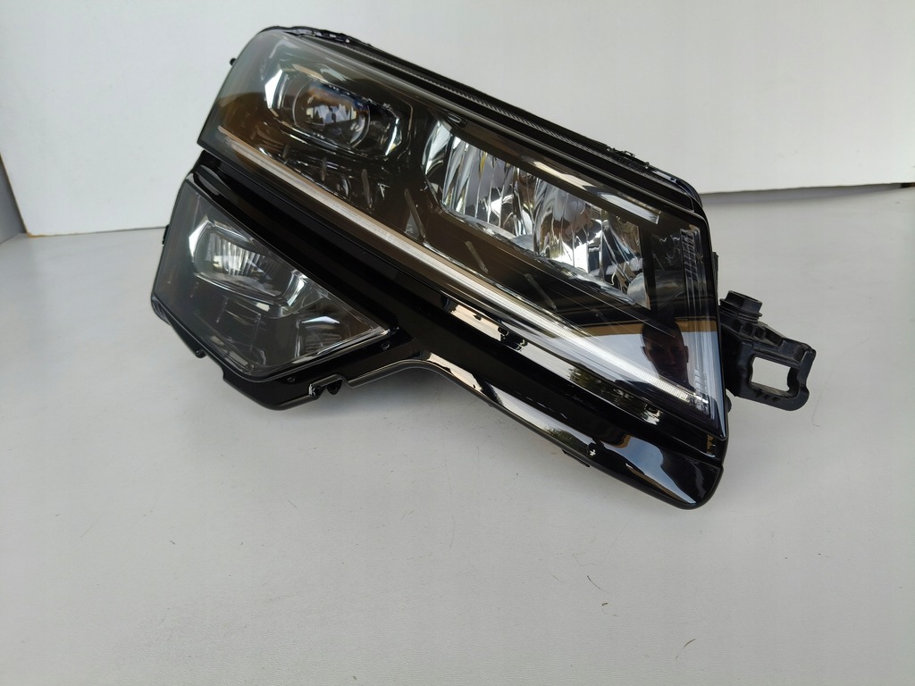 фото №1, Лампа правая фара skoda karoq 57a 17- full led