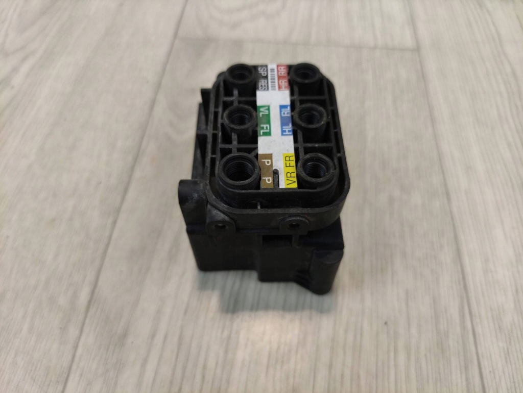 Mercedes-benz s w222 распределитель компрессор a0993200158 Недорого