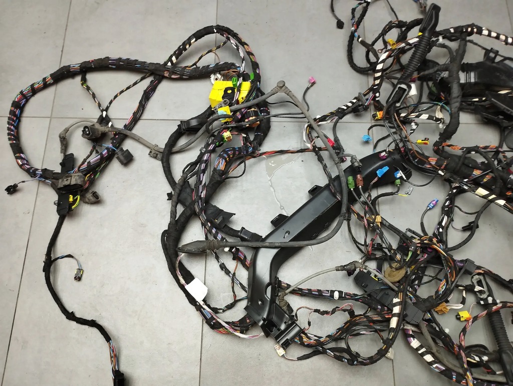 фото №3, Vw golf vii r 2.0 tfsi джгут салону 5q1941395