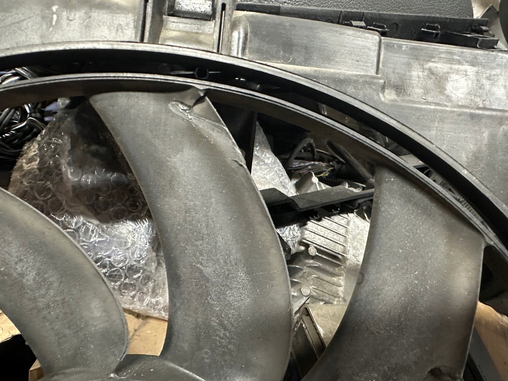 фото №8, Audi a4 a5 q5 вентилятор радіатора 8k0121003l