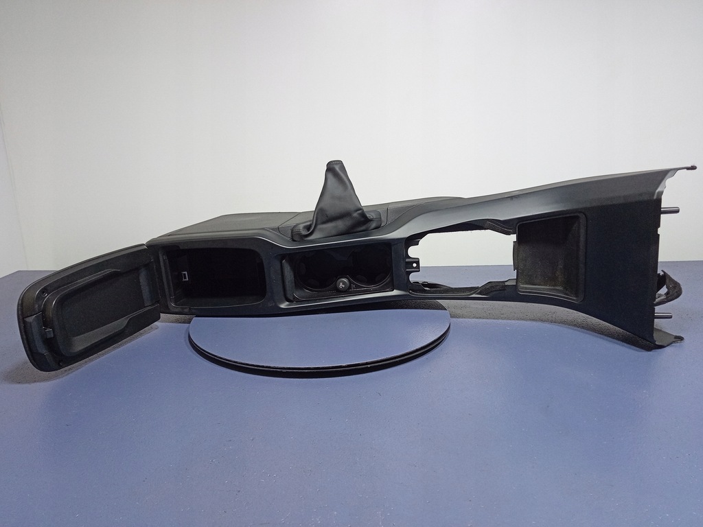 фото №6, Volvo v40 ii туннель средний подлокотник кожа