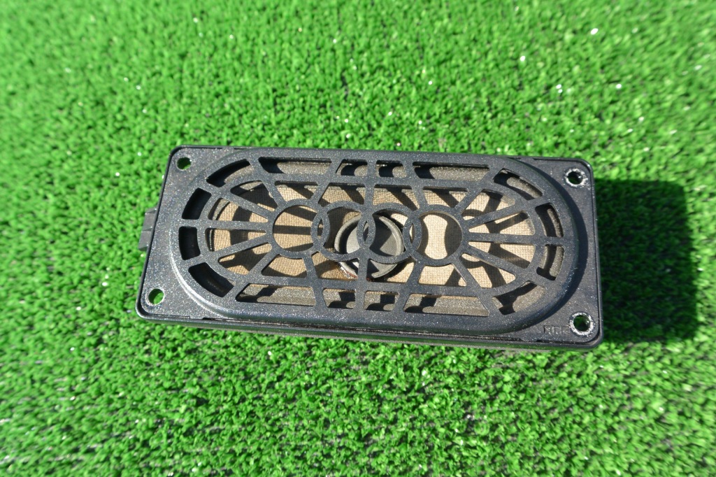 фото №1, Динамик средний консоли панели audi tt 8j