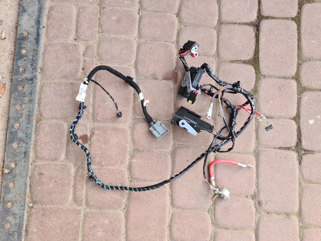 фото №1, Электропроводка аккумулятор opel astra k v 39218008