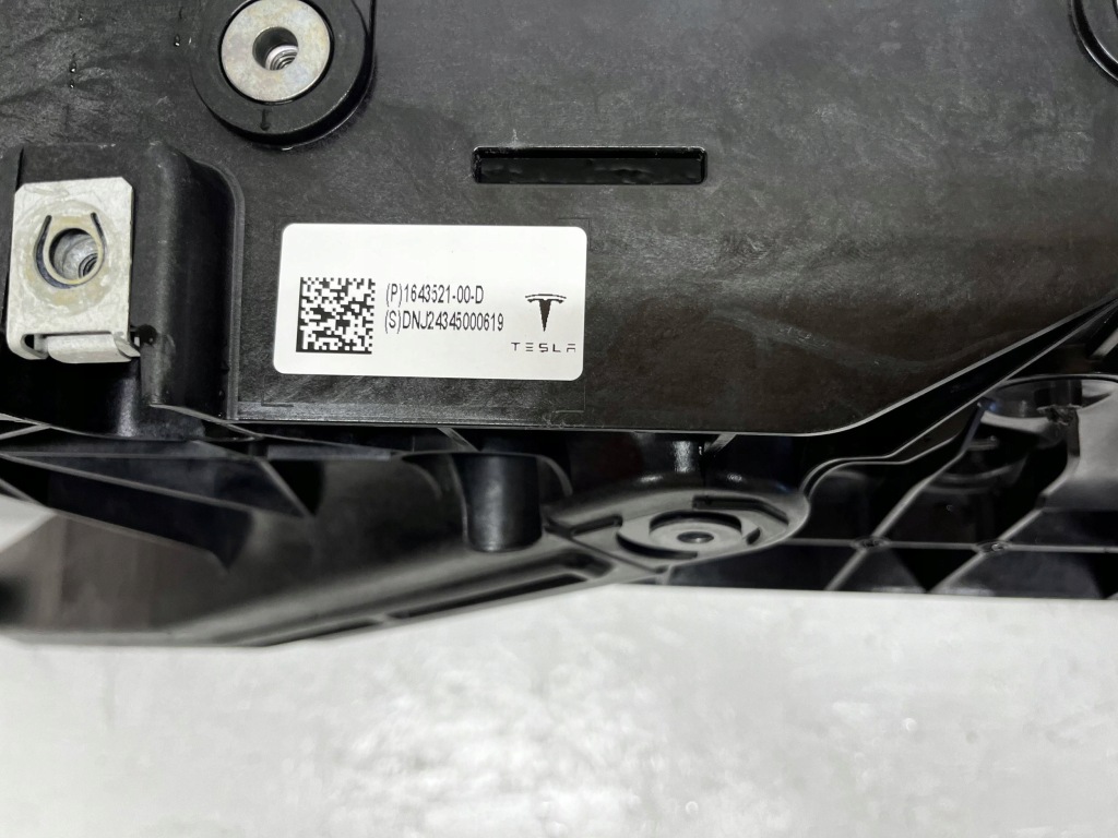 Tesla model y 2020 - ремень передний усилитель передний 164352100 оригинал Киев