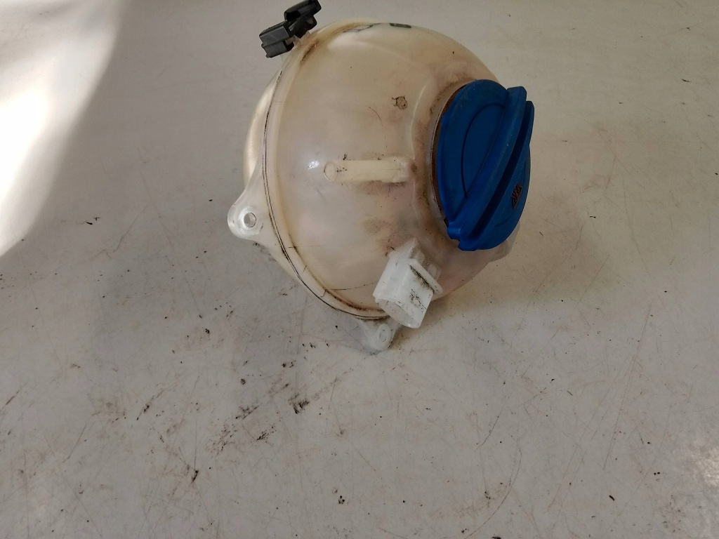 Бак розширювальний оригінал  audi skoda vw 6q0121407b Доставка