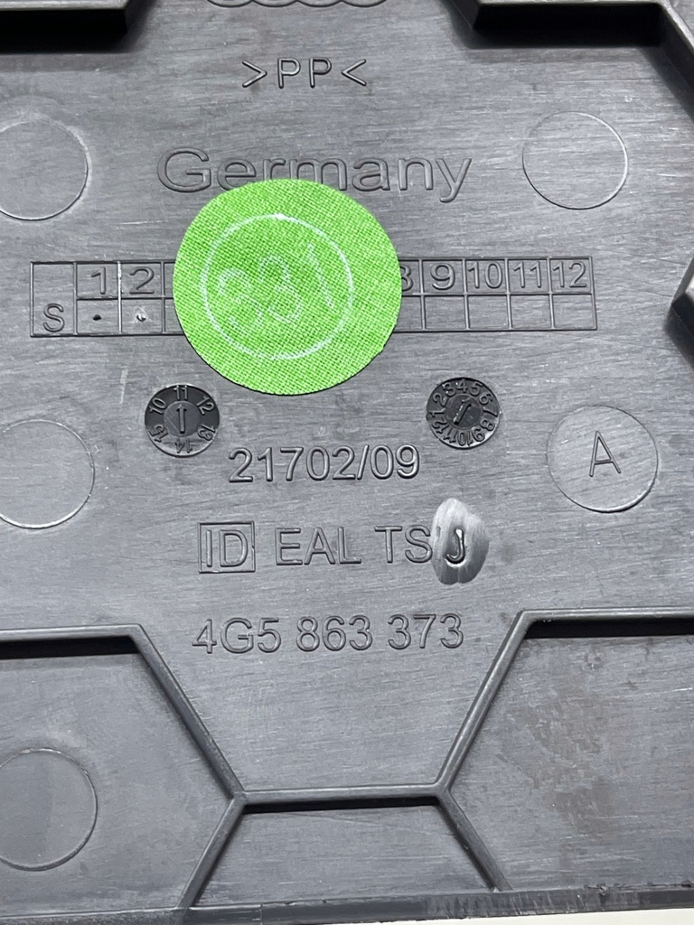 фото №15, Audi a6 c7 sedan напрямна підпора підлога багажника