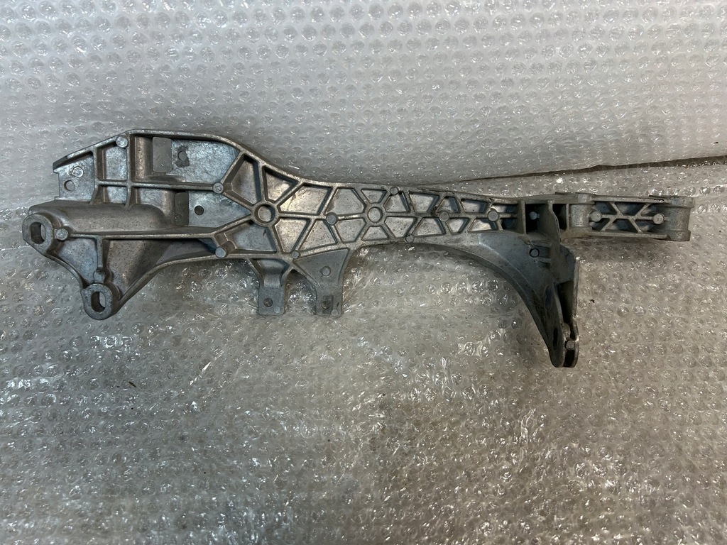 фото №1, Mercedes actros кронштейн кронштейн бампера левый перед