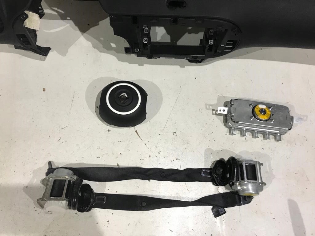 фото №7, Renault twingo 3 iii приборная панель консоль подушка безопасности ремни