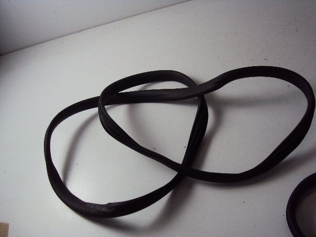 фото №1, Прокладка двері лівий задня dacia duster ii 17-