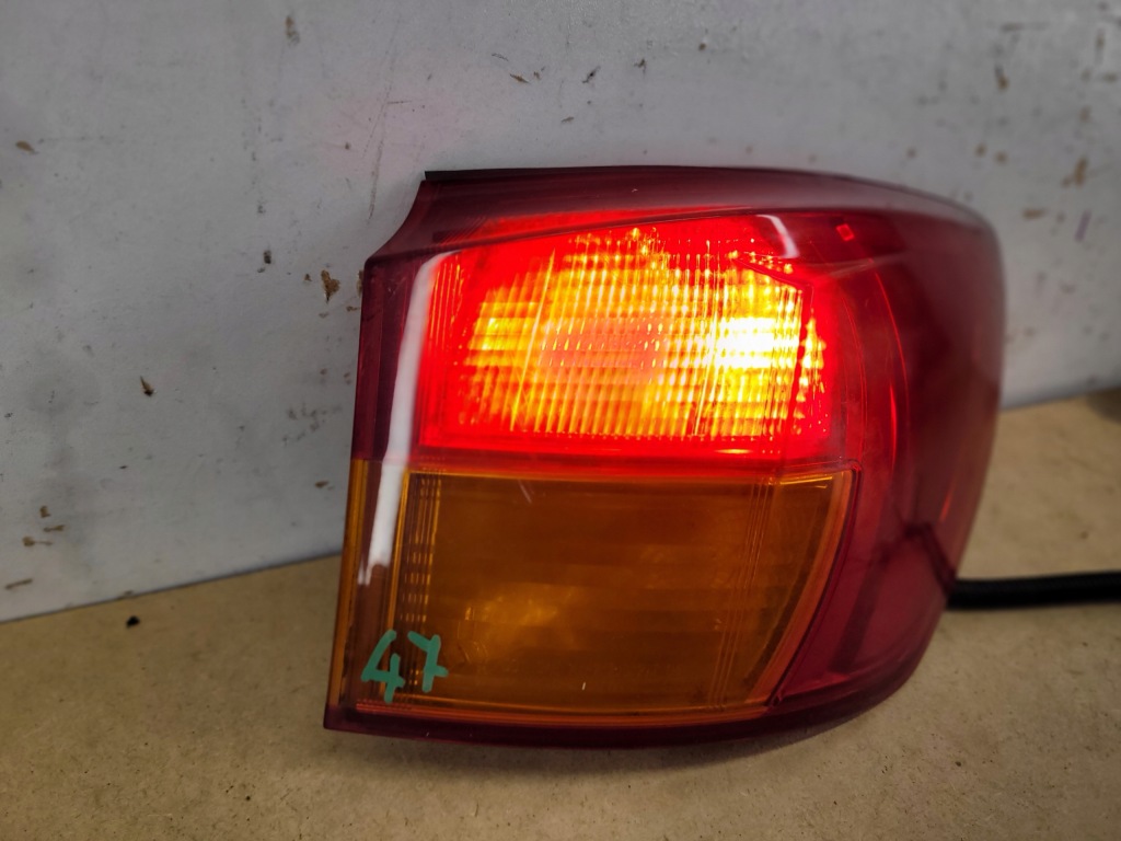 фото №2, Lexus is is220 is250 isf лампа задня права