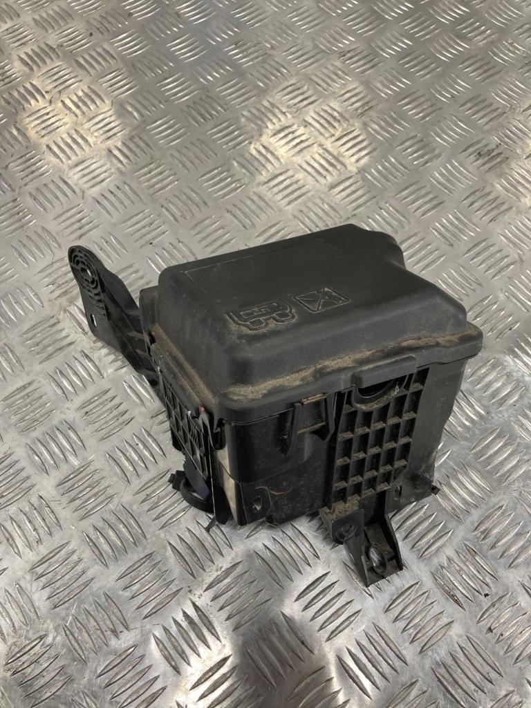 фото №1, Коробка корпус запобіжників c3 iii 16-