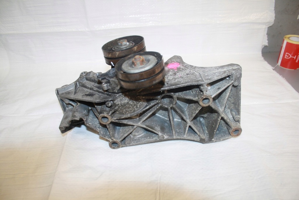 Vw golf 4 iv bad 1.6 fsi 110km кронштейн генератора 032145169ad Доставка