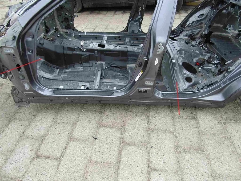 фото №1, Lexus is iii 300h 14r поріг лівий 1h9