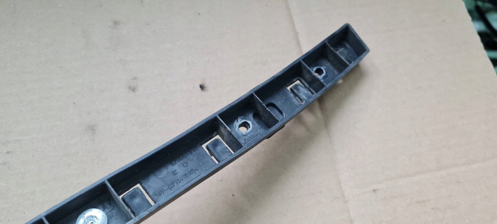 Купити Maserati quattroporte vi напрямна кронштейн кронштейн бампера задня 670001618