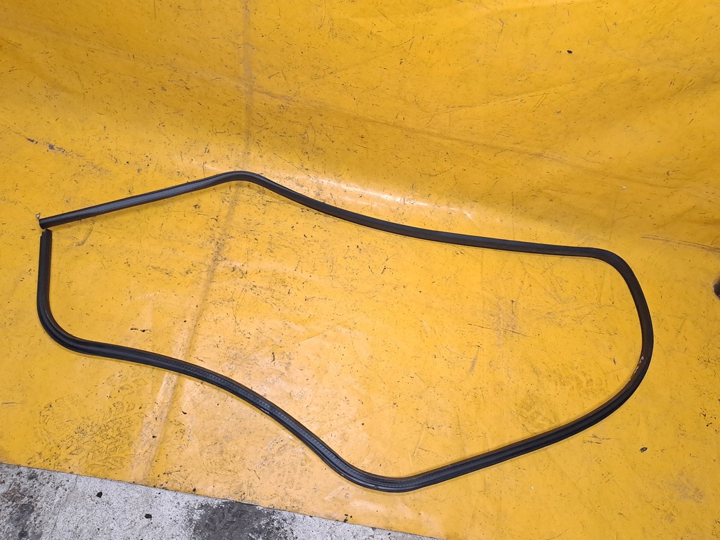 фото №8, Прокладка дверь правый перед ford focus mk2 lift 07-11r hb 5 дверь