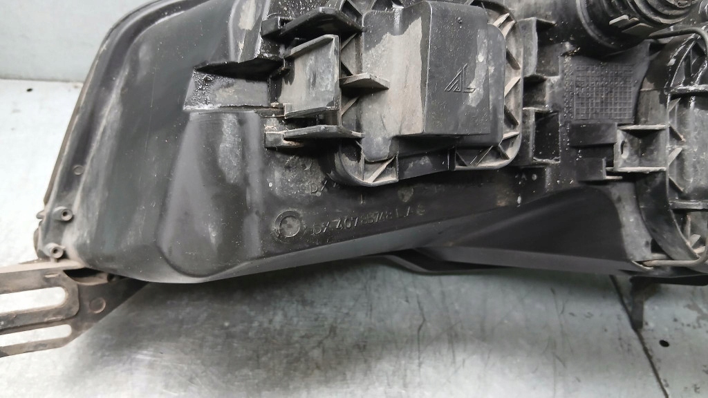 Фара правый ксенон fiat stilo 1.8b 01-10r универсал 1307329092 с Разборки