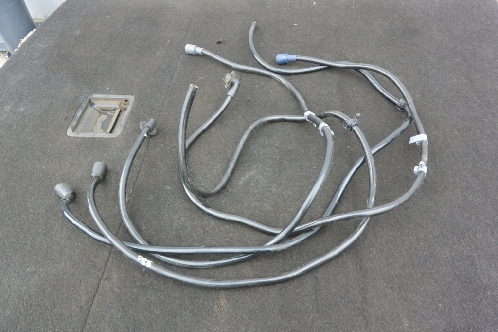 Купить Шланг слив воды люк комплект  tesla model s