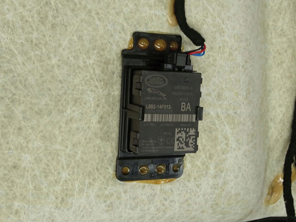 фото №10, Потолок светлая потолок - roof new defender l663 2020- 90' lr129560