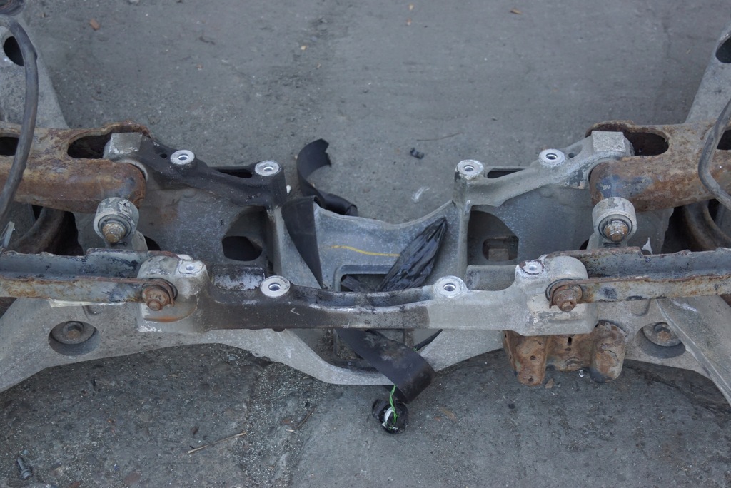 фото №9, Підвіска oś балка задня підрамник volvo cx70