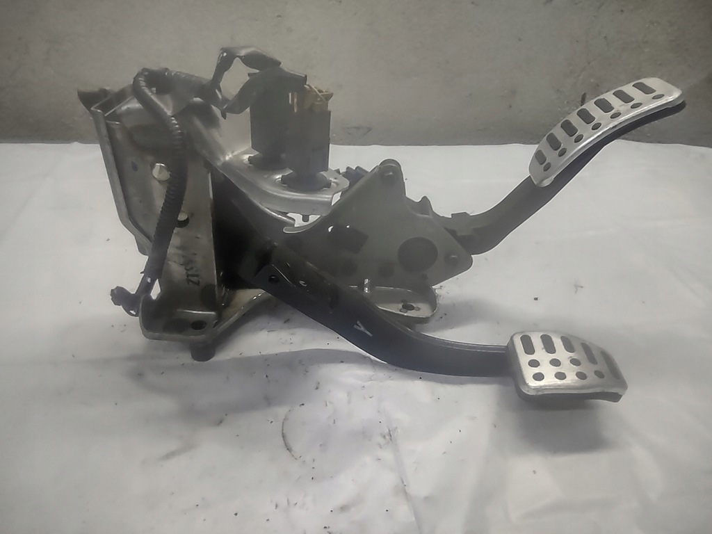 фото №8, Педаль газу гальма nissan juke 1.6 dig-t 190km